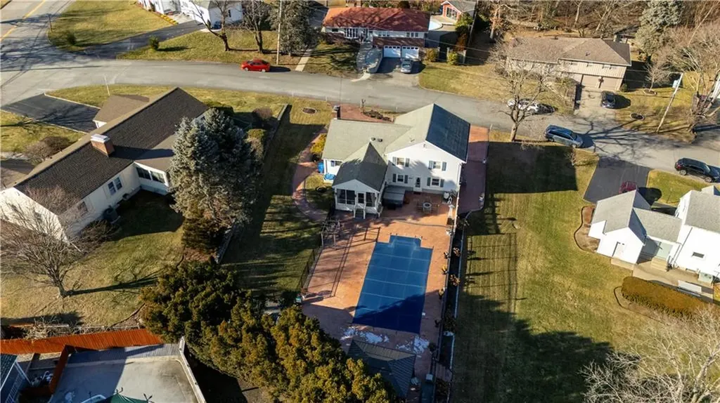 15 Whitewood Drive Cranston RI 02920