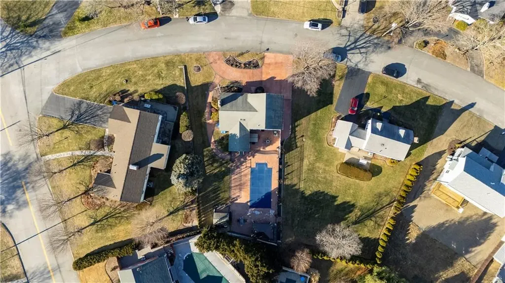 15 Whitewood Drive Cranston RI 02920
