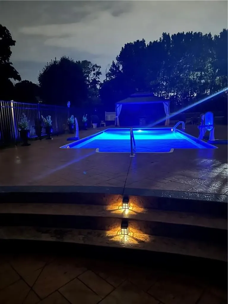 15 Whitewood Drive Cranston RI 02920