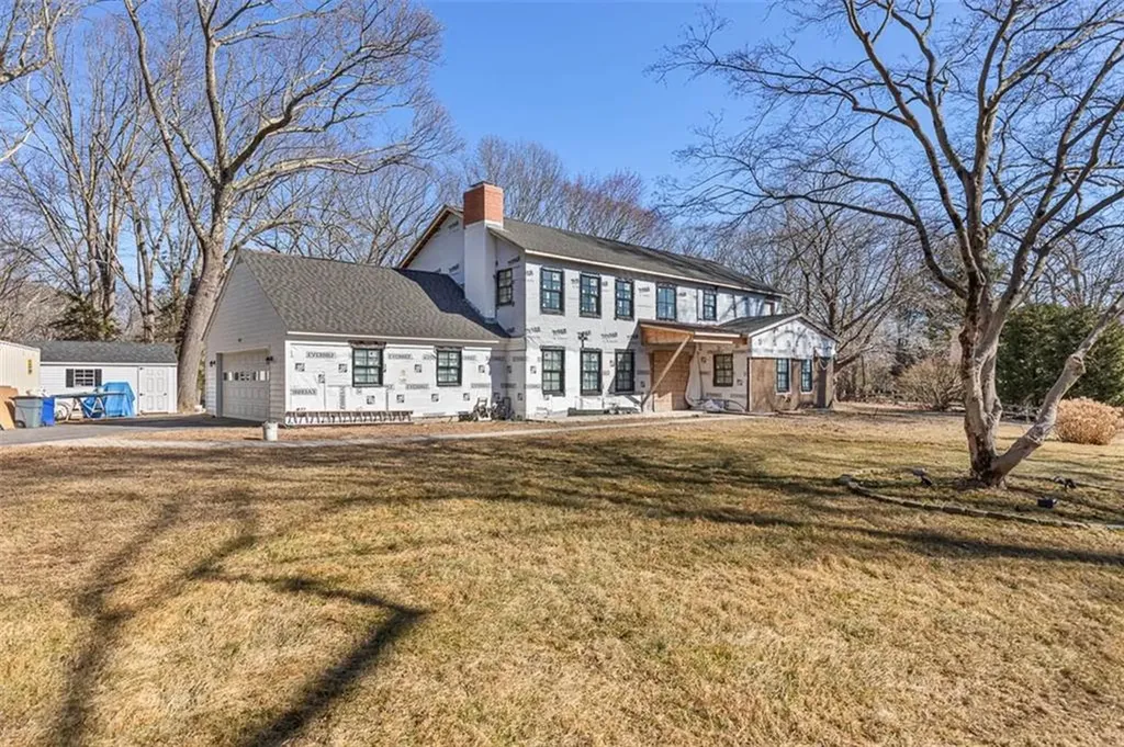 12 Echo Drive Barrington RI 02806