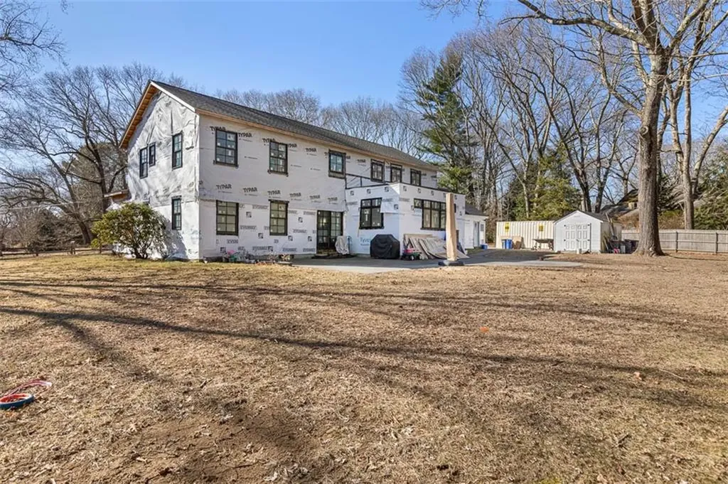 12 Echo Drive Barrington RI 02806