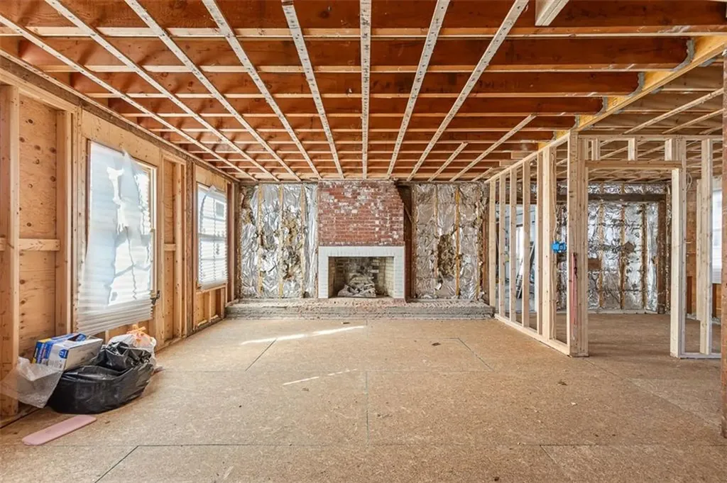 12 Echo Drive Barrington RI 02806