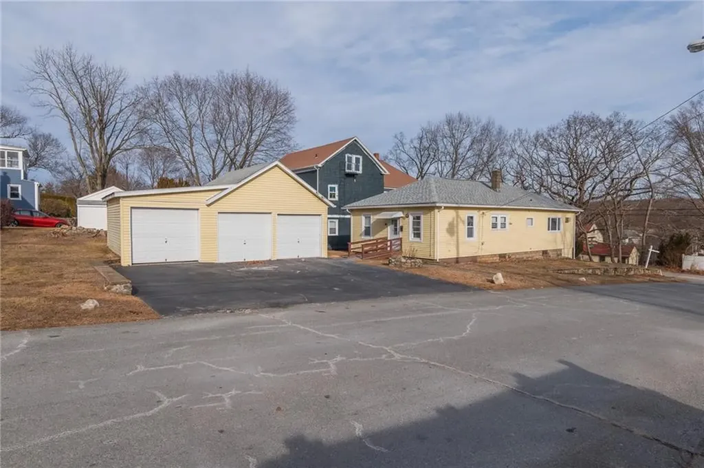 76 Serrel Sweet Road Johnston RI 02919