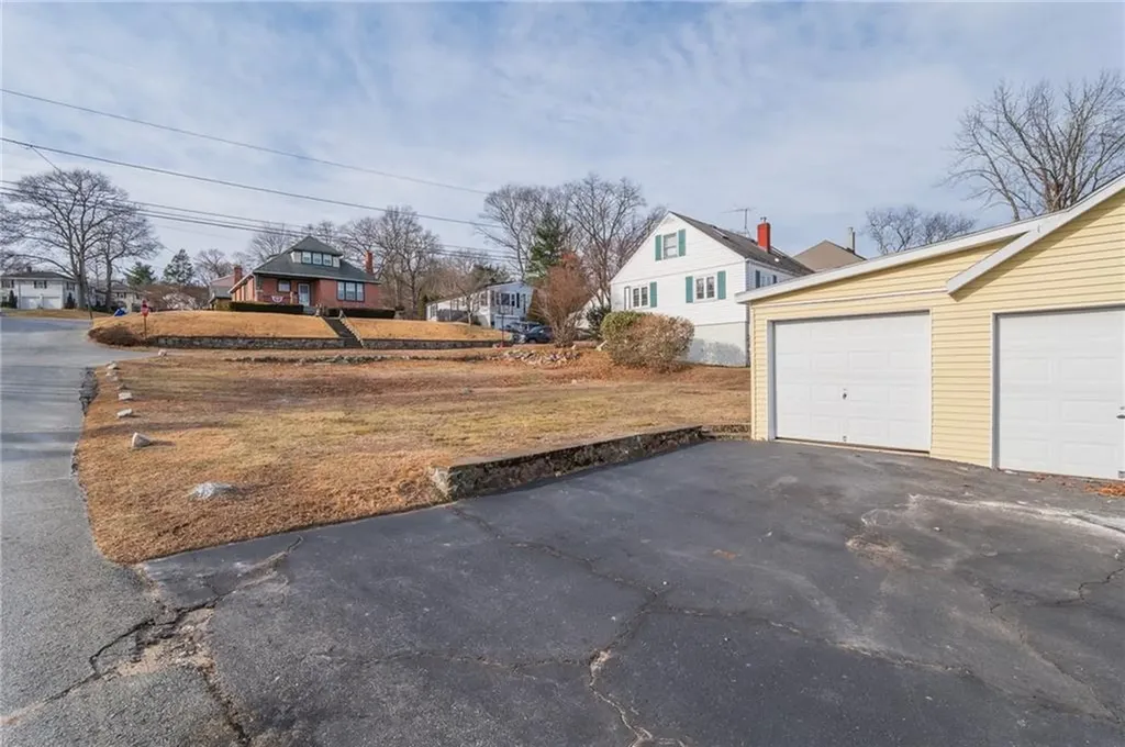 76 Serrel Sweet Road Johnston RI 02919