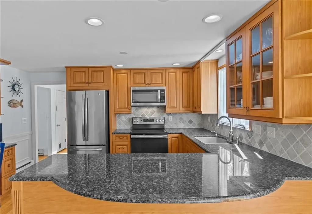 146 Woodland Drive Portsmouth RI 02871