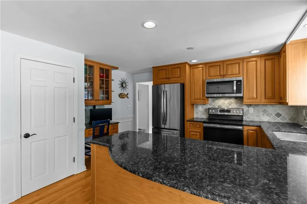 146 Woodland Drive Portsmouth RI 02871