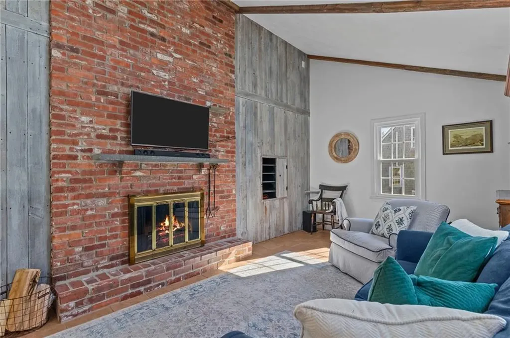 146 Woodland Drive Portsmouth RI 02871