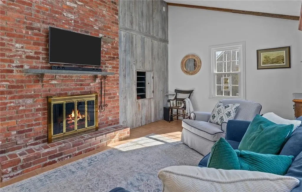 146 Woodland Drive Portsmouth RI 02871