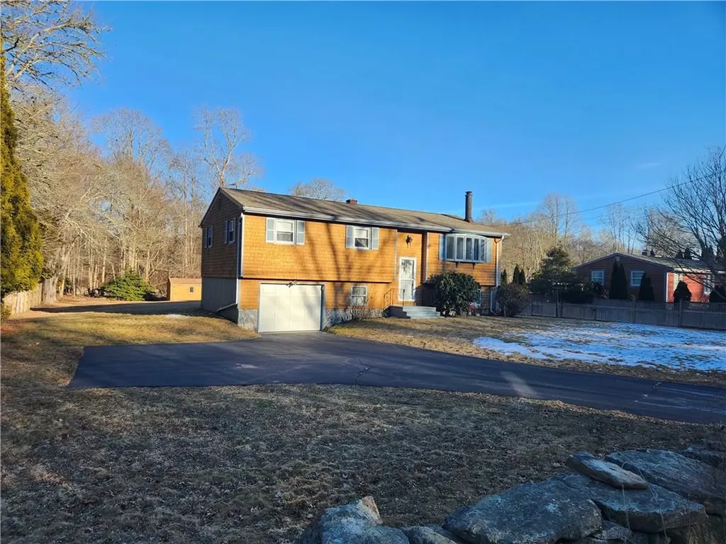 1920 Crandall Road Tiverton RI 02878