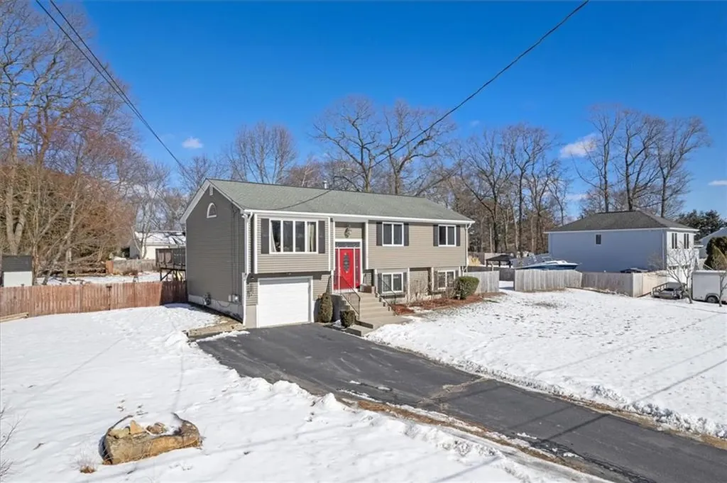 10 Young Lane Johnston RI 02919