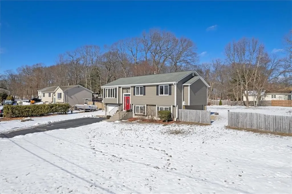 10 Young Lane Johnston RI 02919