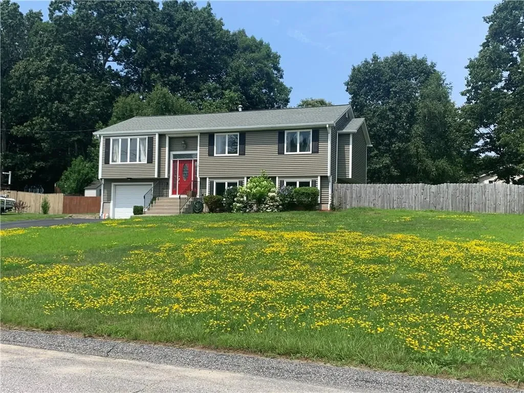 10 Young Lane Johnston RI 02919