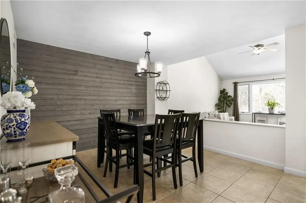 92 Nipmuc Trail North Providence RI 02904