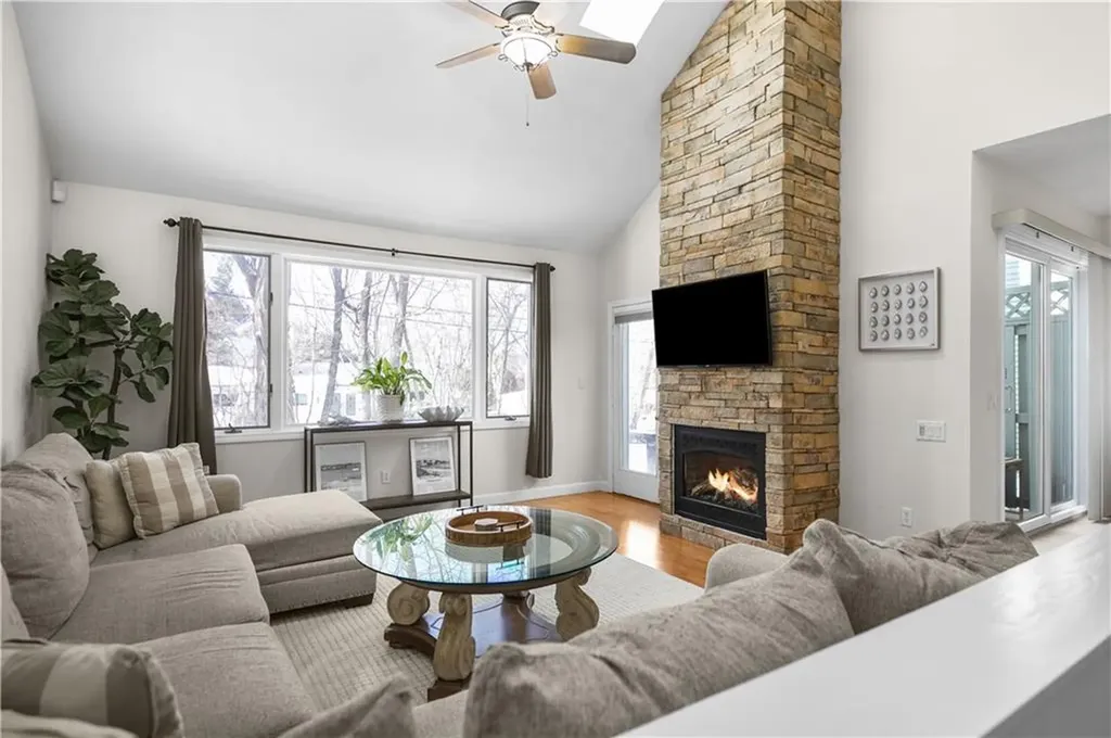 92 Nipmuc Trail North Providence RI 02904