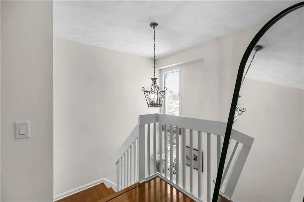 92 Nipmuc Trail North Providence RI 02904