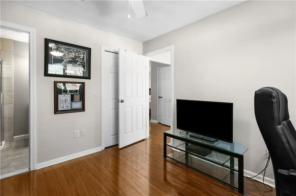 92 Nipmuc Trail North Providence RI 02904