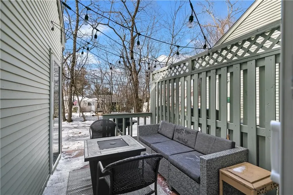 92 Nipmuc Trail North Providence RI 02904