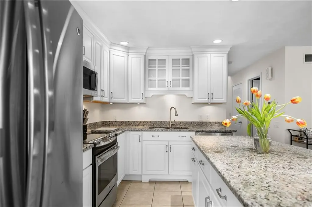 92 Nipmuc Trail North Providence RI 02904