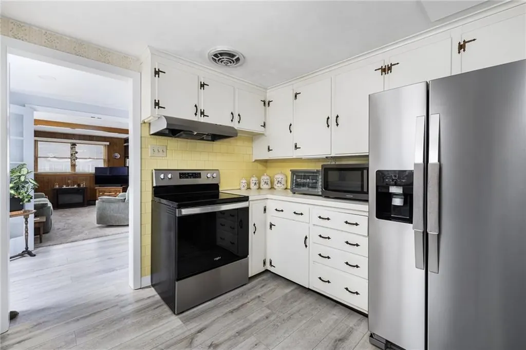 66 Ontario Avenue Warwick RI 02886