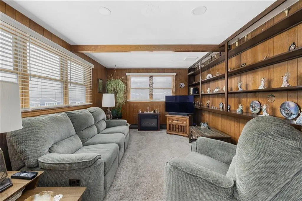 66 Ontario Avenue Warwick RI 02886