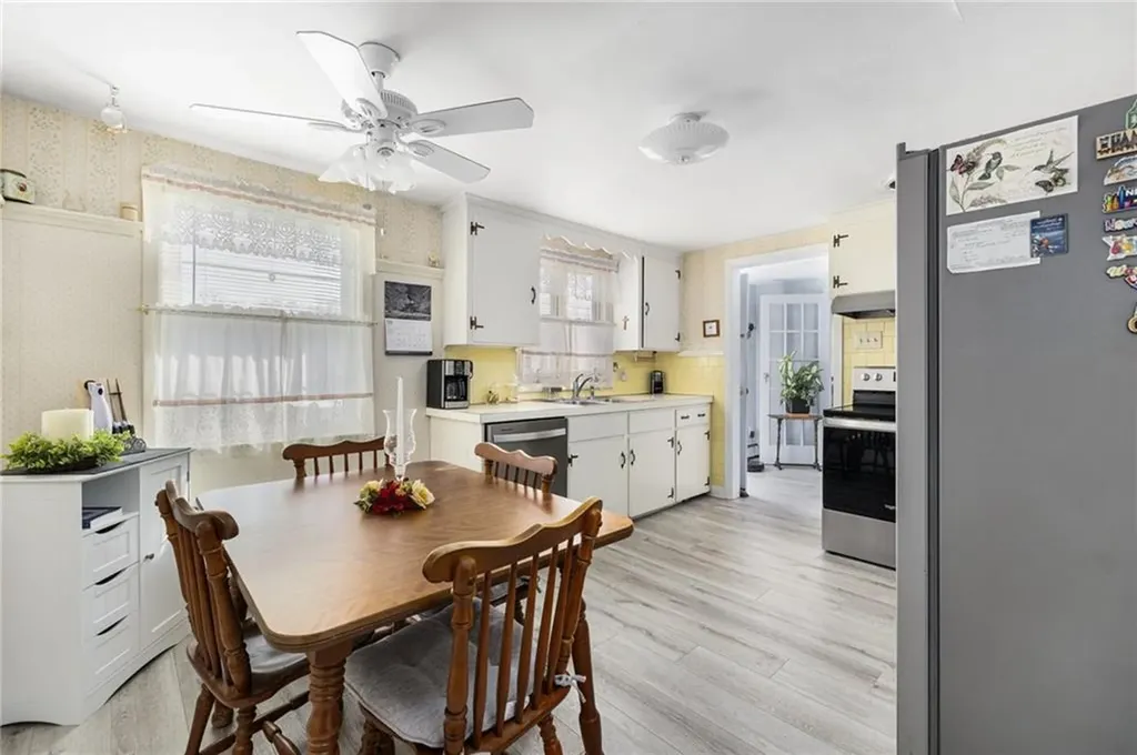 66 Ontario Avenue Warwick RI 02886