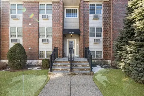 669 Metacom Avenue Bristol RI 02809