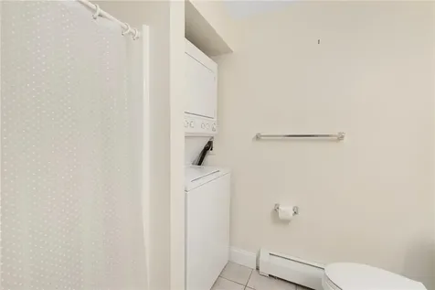 669 Metacom Avenue Bristol RI 02809