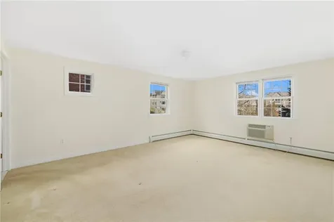 669 Metacom Avenue Bristol RI 02809