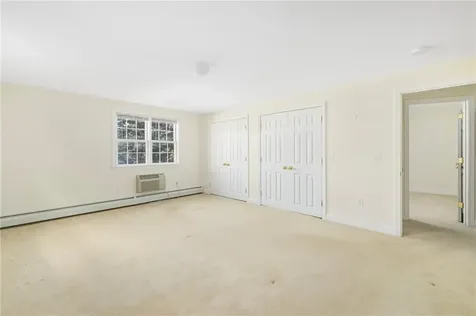 669 Metacom Avenue Bristol RI 02809