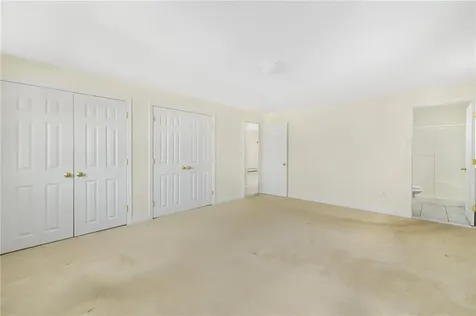 669 Metacom Avenue Bristol RI 02809