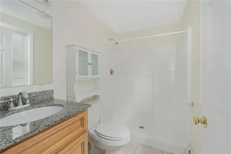 669 Metacom Avenue Bristol RI 02809