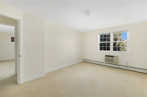 669 Metacom Avenue Bristol RI 02809