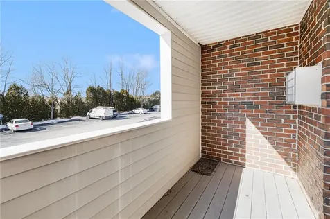 669 Metacom Avenue Bristol RI 02809