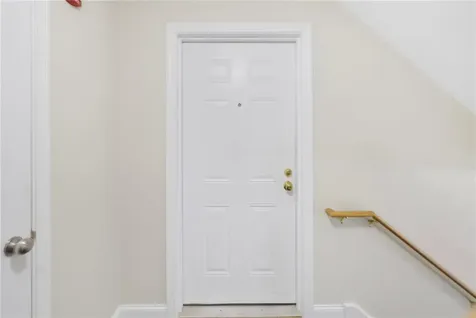 669 Metacom Avenue Bristol RI 02809