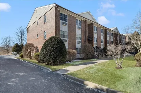 669 Metacom Avenue Bristol RI 02809