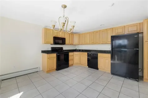 669 Metacom Avenue Bristol RI 02809