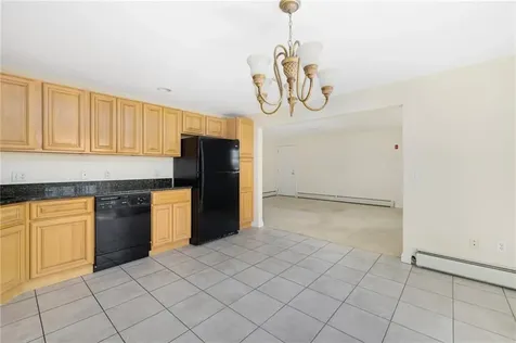 669 Metacom Avenue Bristol RI 02809