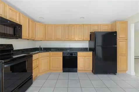 669 Metacom Avenue Bristol RI 02809