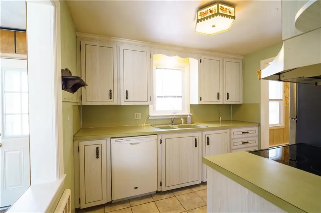 6 Sheffield Avenue Coventry RI 02816