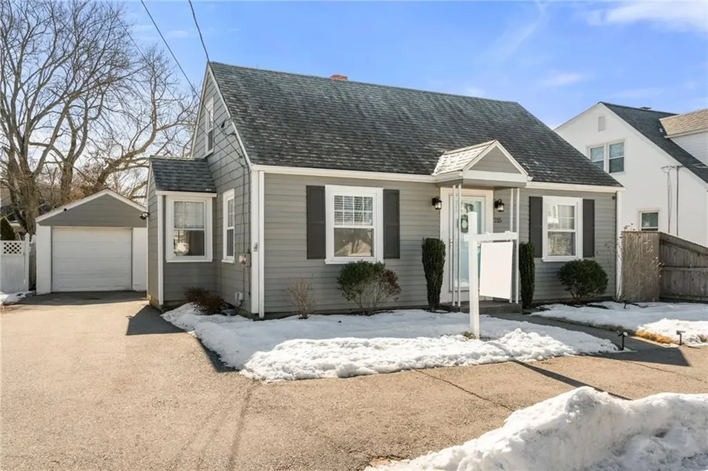 215 London Avenue Pawtucket RI 02861