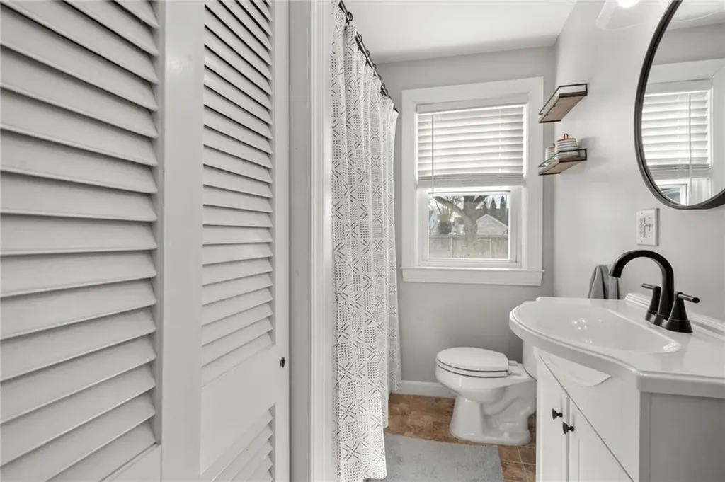 215 London Avenue Pawtucket RI 02861