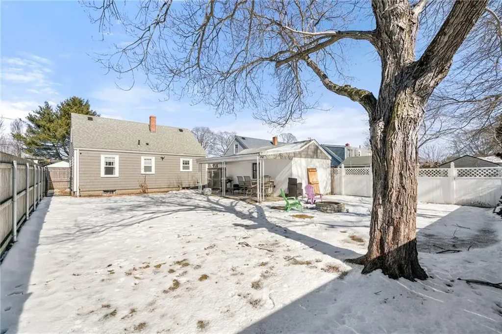 215 London Avenue Pawtucket RI 02861