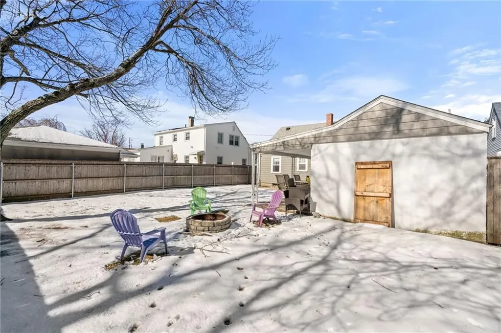 215 London Avenue Pawtucket RI 02861