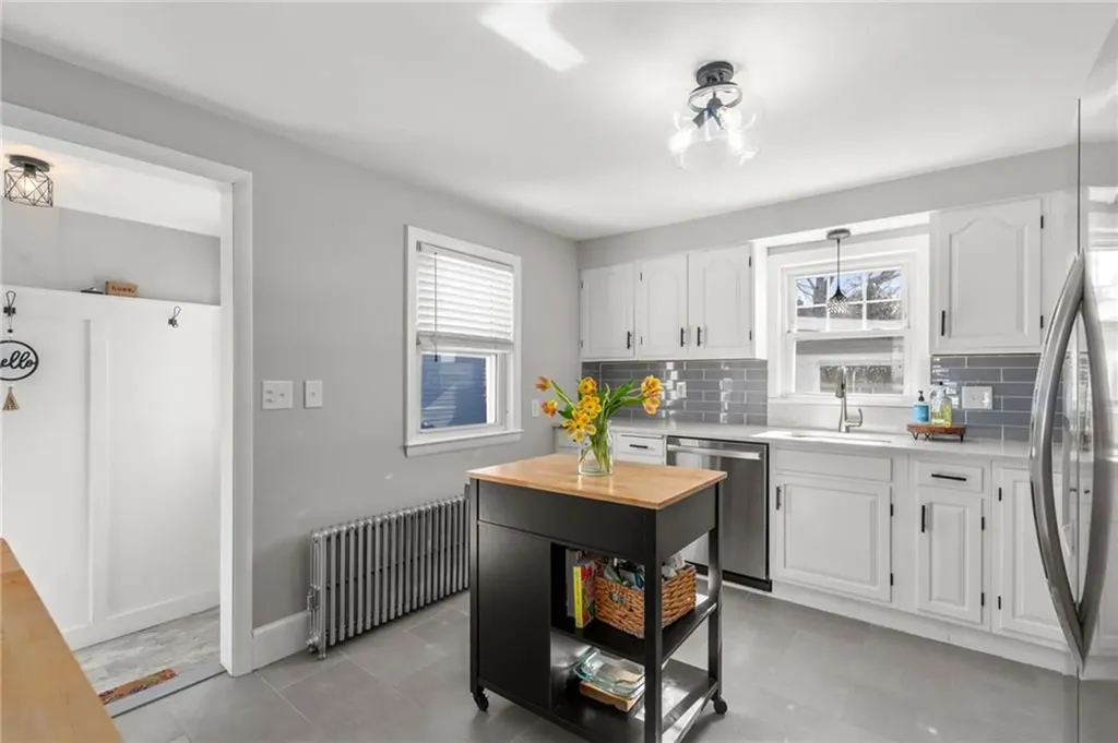 215 London Avenue Pawtucket RI 02861