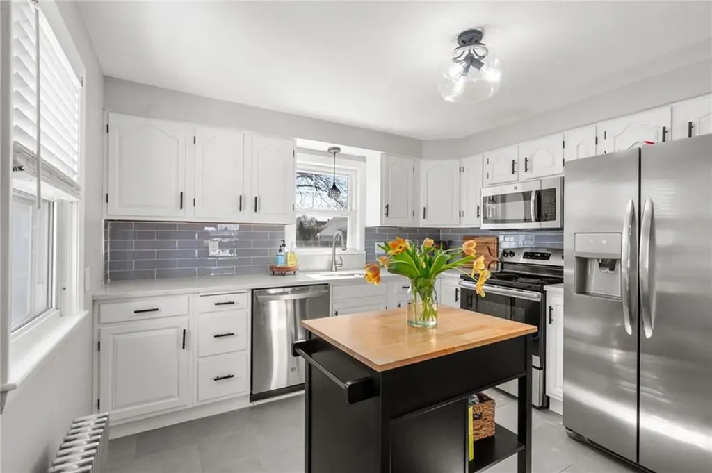 215 London Avenue Pawtucket RI 02861