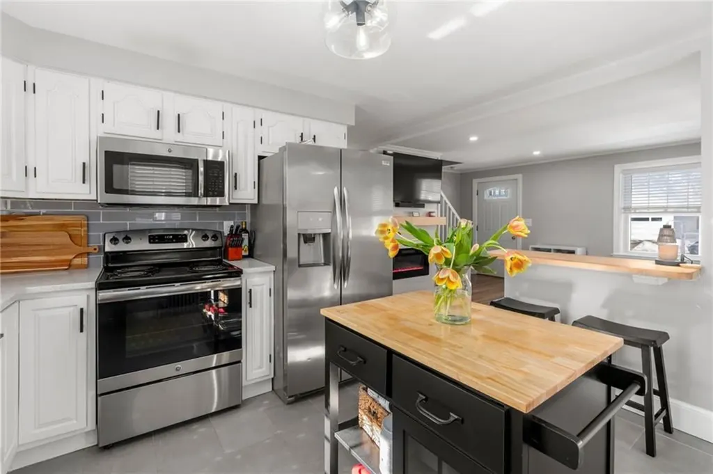 215 London Avenue Pawtucket RI 02861