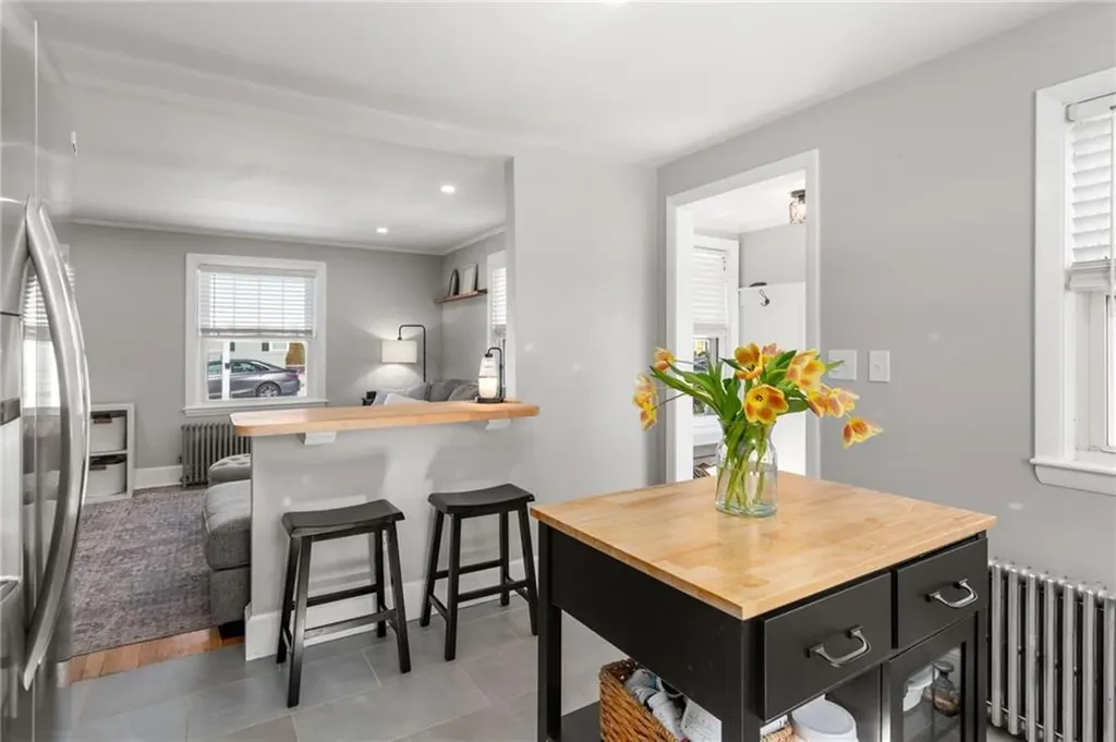 215 London Avenue Pawtucket RI 02861