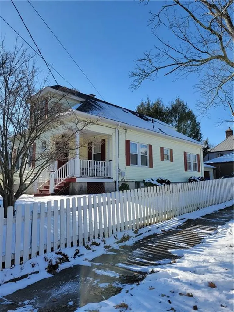 60 Western Promenade Street Cranston RI 02905