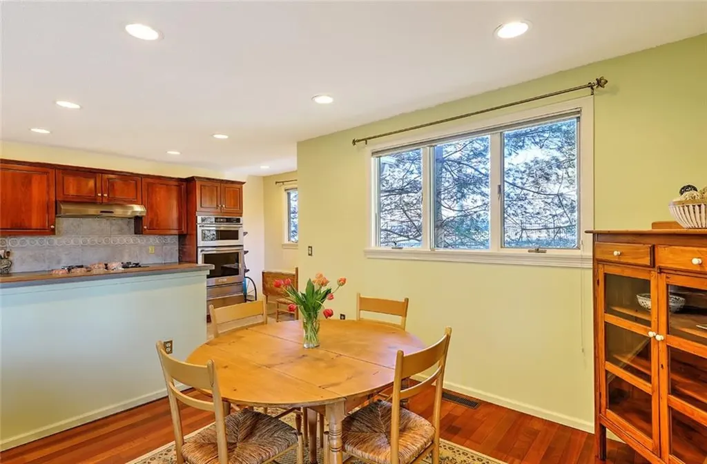 832 Bullocks Point Avenue East Providence RI 02915