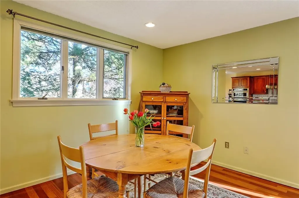 832 Bullocks Point Avenue East Providence RI 02915